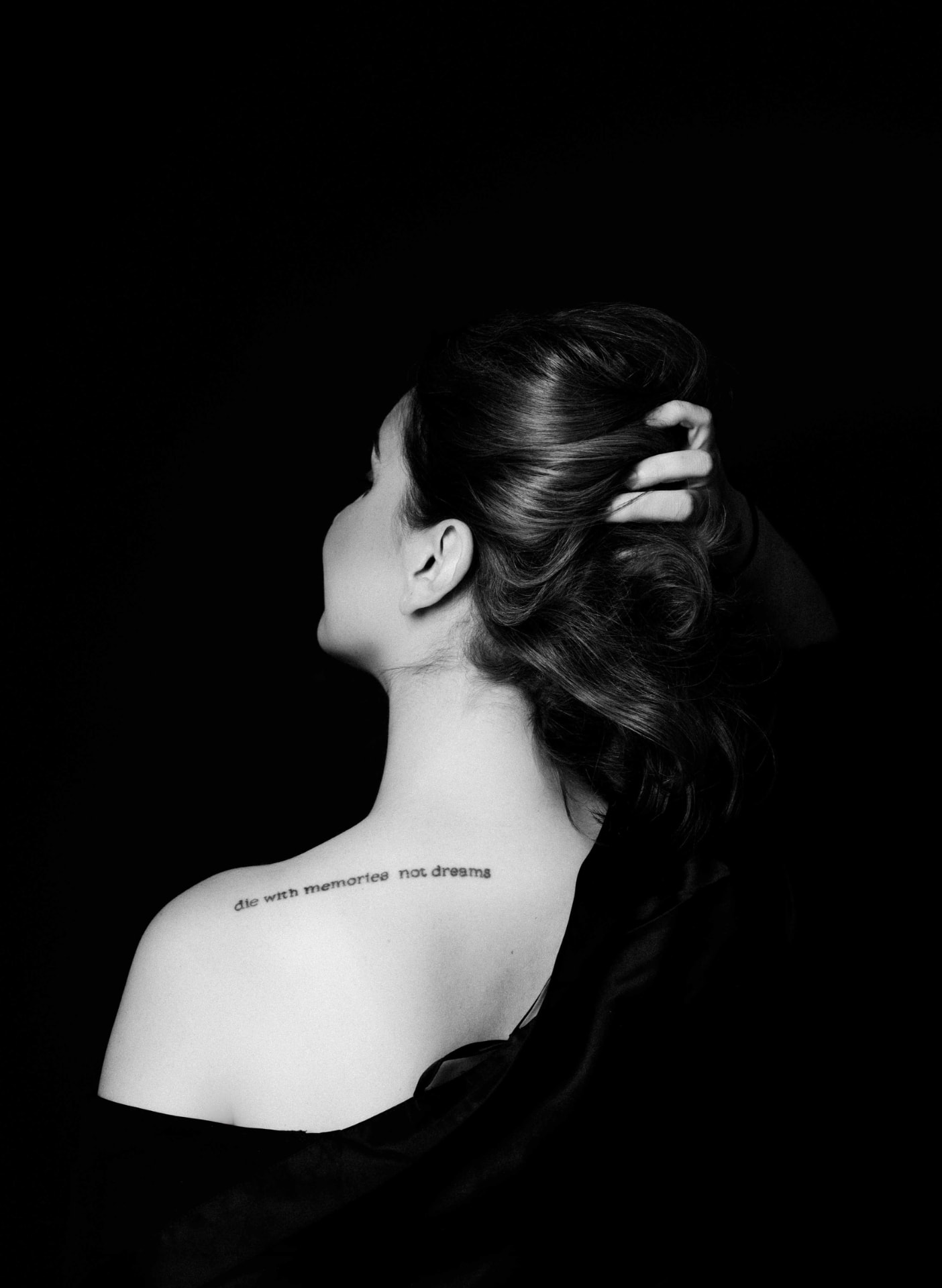 Natural women's portrait by Jules Morgan Photography